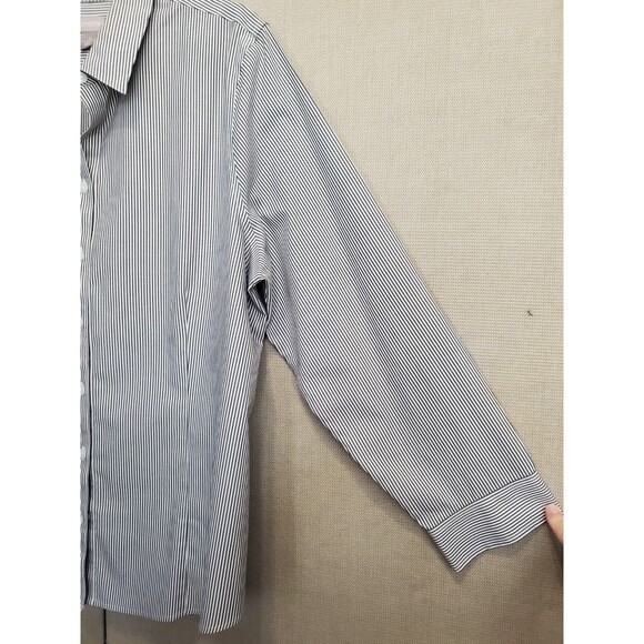 Chico's No-Iron Coolmax All Season Gray Pinstriped Button-Up Shirt Size 3 (XL) - Picture 2 of 6